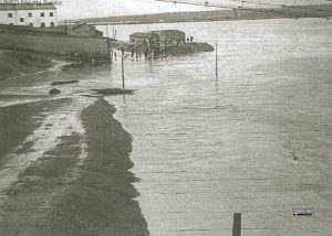 CRECIDA GUADIANA 1947, AL FONDO MOLINO PAN CALIENTE